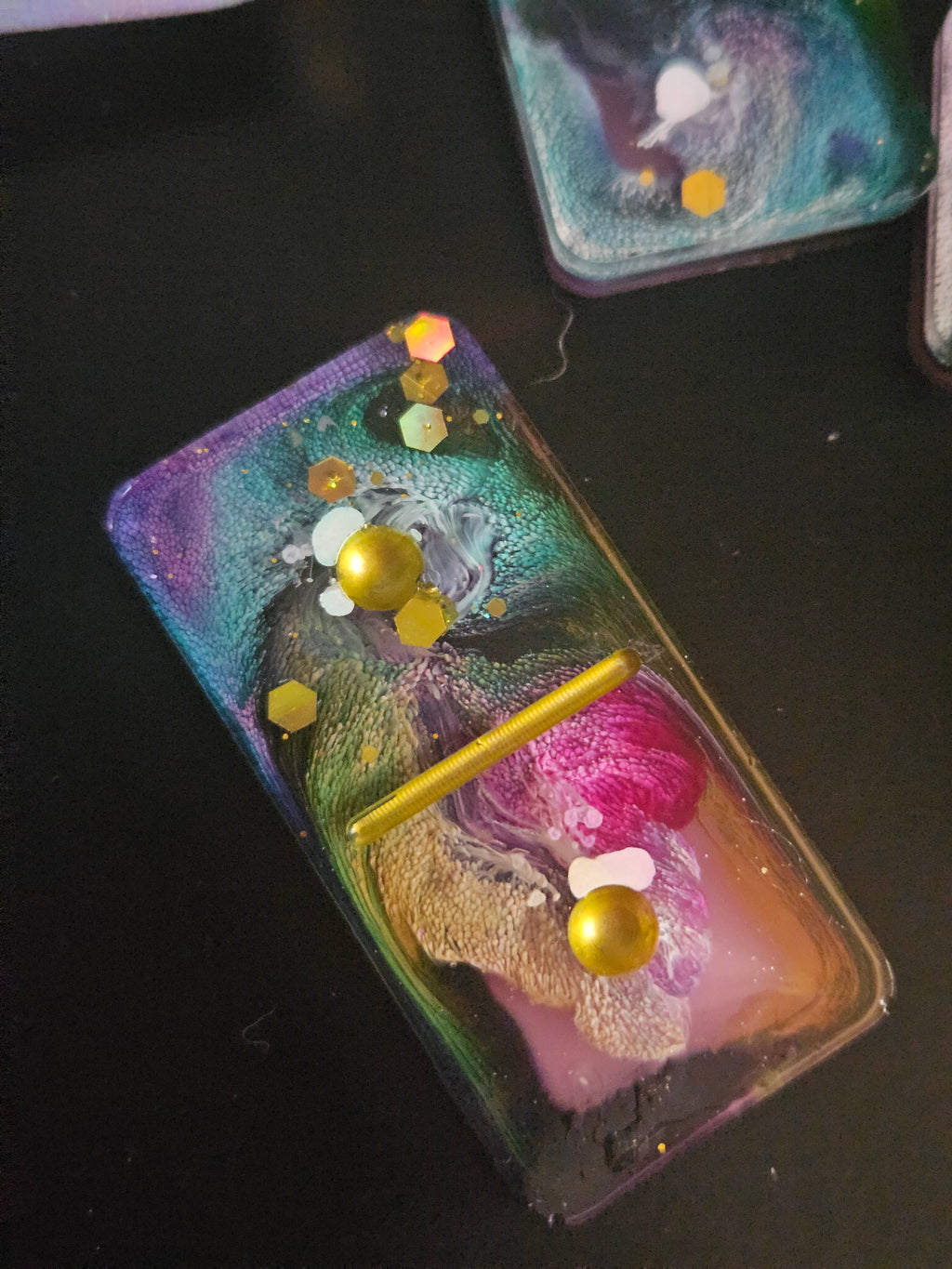Multicoloured dominoes