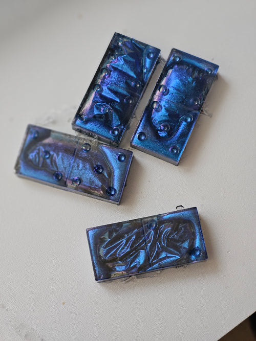 Blue shine effect dominoes