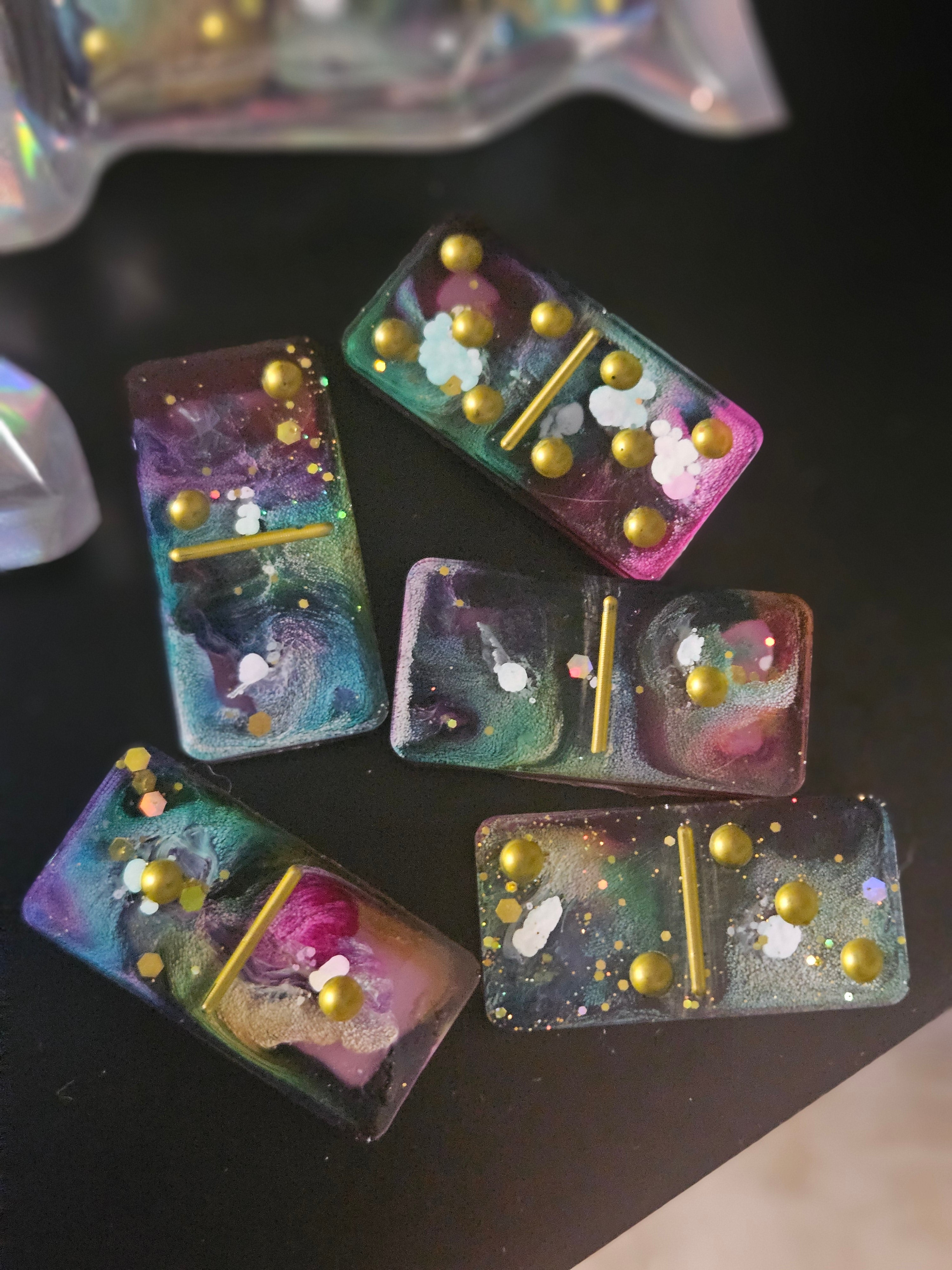 Multicoloured dominoes